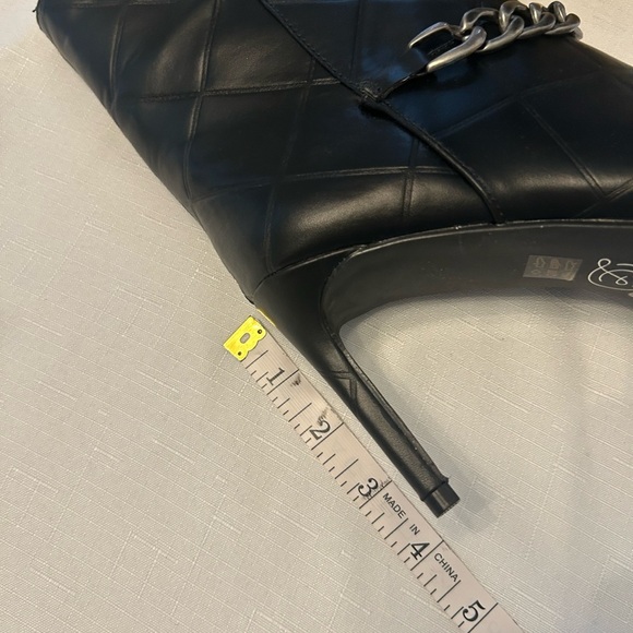 Chinese Laundry Black Quilted Heeled Boots with Chain - Picture 4 of 14